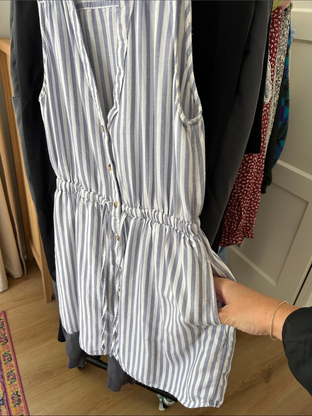 Abercrombie & Fitch Button Down Dress. Size SP. PTP 16.5”. Stretch with pockets - Picture 4 of 4